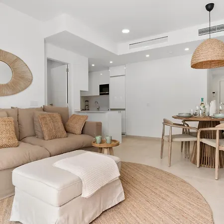 Casa Good Living - 50 Meters From Appartement Estepona